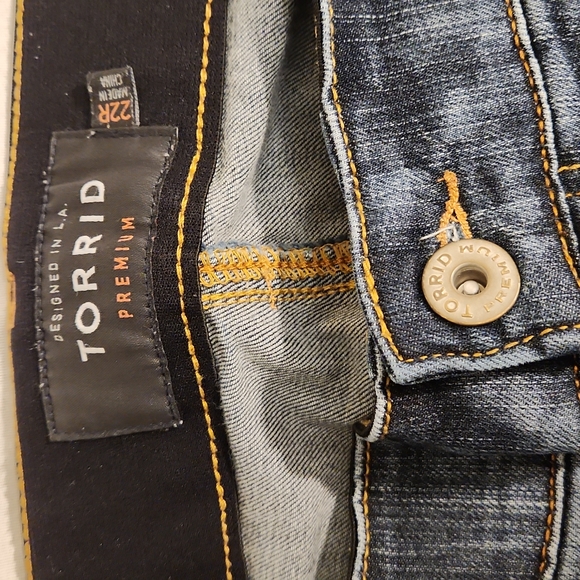Torrid jeans‎ Bombshell Skinny women's 22R blue stretchy premium - Picture 3 of 9
